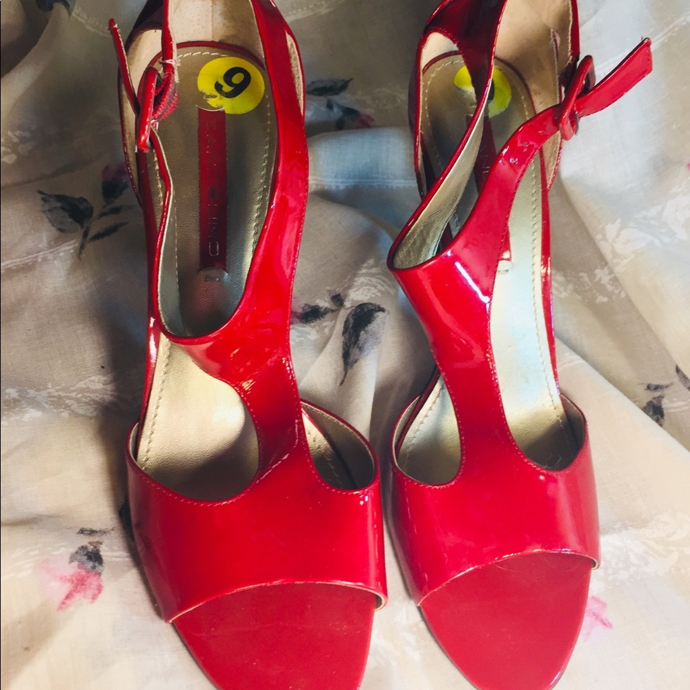 High heel pumps